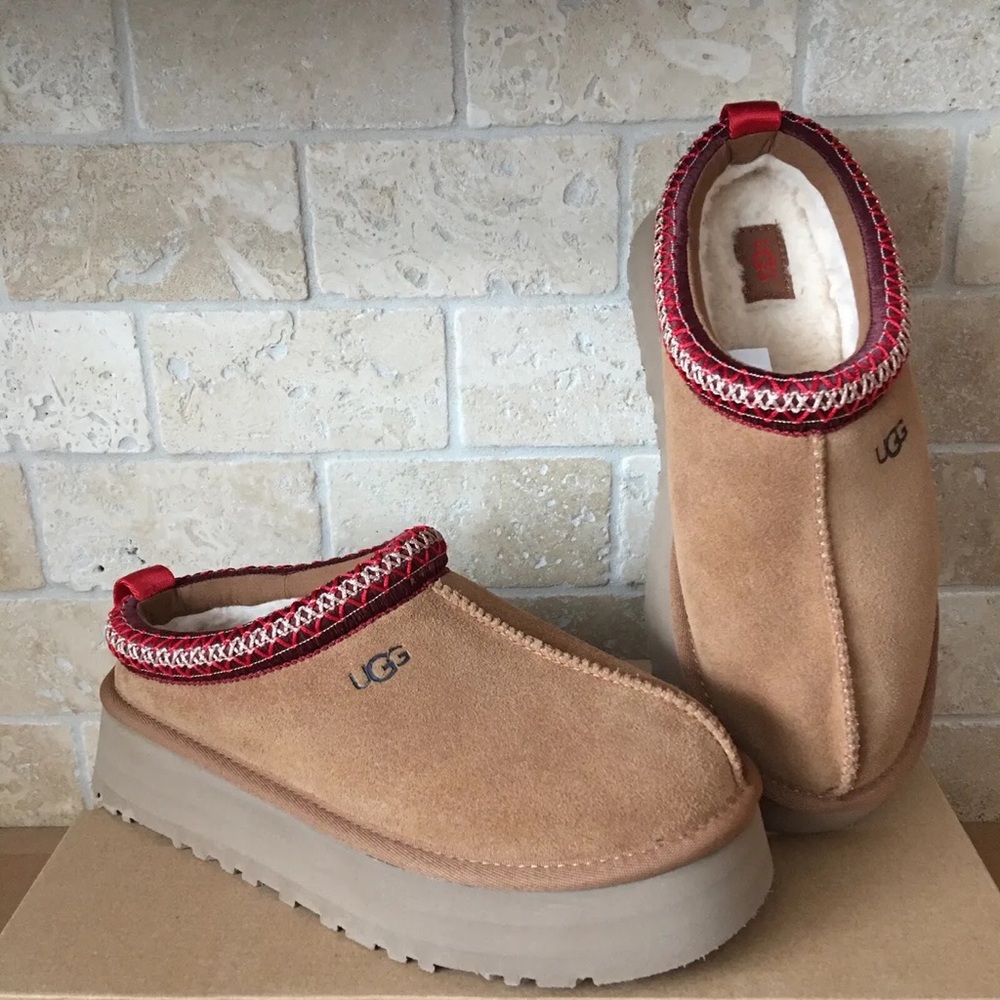 COPY - Tasmanian ugg slippers platform. Womens size 6 Uk size 4